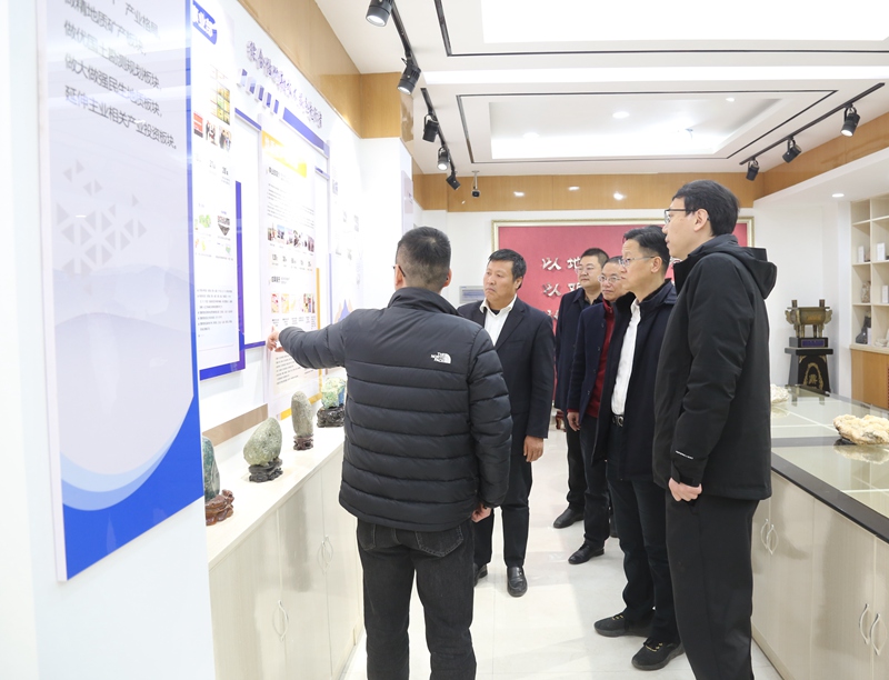 陜西建工新型建設有限公司與陜西地礦區(qū)研院有限公司共謀新能源產(chǎn)業(yè)發(fā)展新路徑